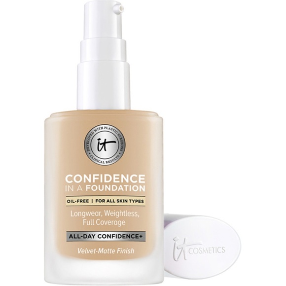 it cosmetics Other - NWT It Confidence in a Foundation - Medium Nude it cosmetics Other - NWT It Confidence in a Foundation - Medium Nude
